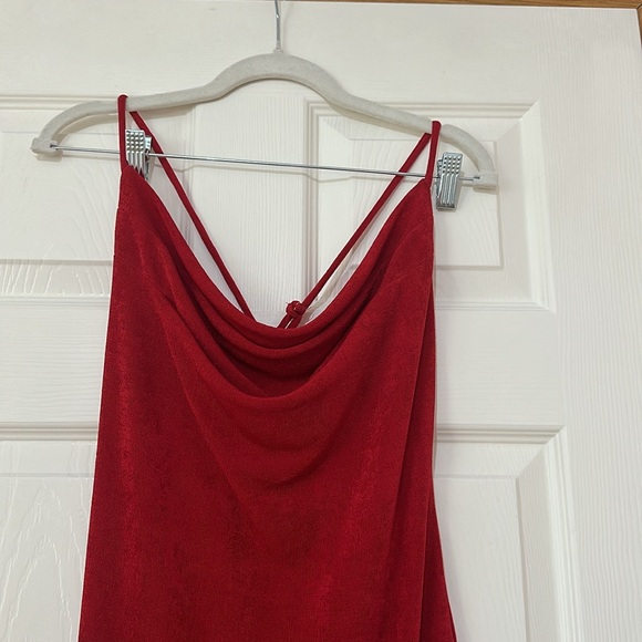 Beautiful crimson red dress - Picture 2 of 5